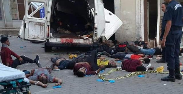 Mülteci dolu minibüste 10  kişi öldü!