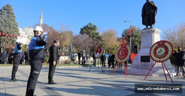 Kurtuluş töreni Atatürk anıtın'da gerçekleşti!