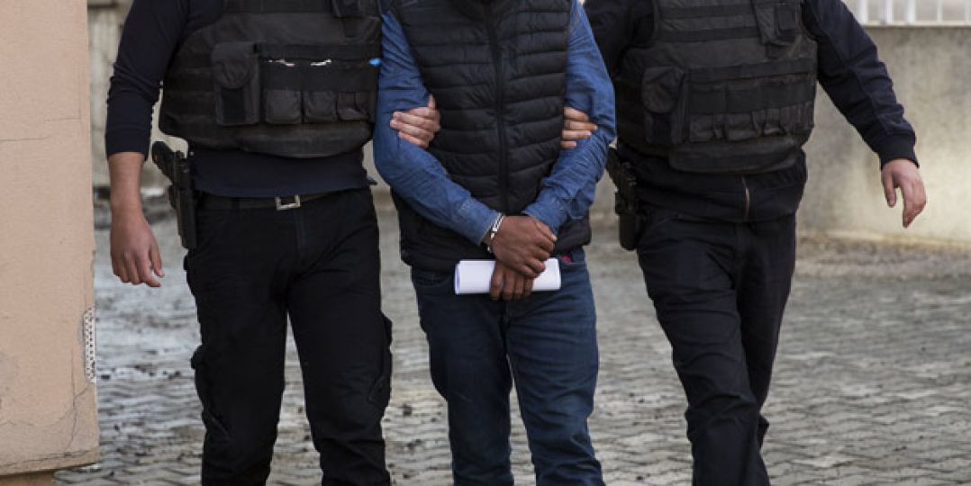 Biri Kapıkule'de yakalandı,diğeri iade edildi.