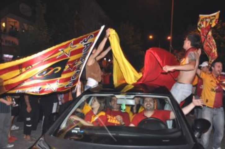 Galatasaray'ın sampiyonluğu doyasıya kutlandı!