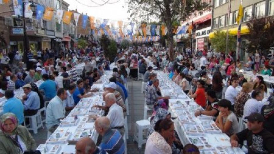 İstanbul'un iftarında İstanbullular vardı!