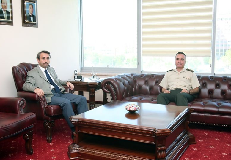Jandarma Komutanı Albay Kömürcü TÜ Rektörü Yörük'ü ziyaret etti.