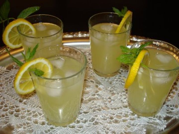 Limonata iç serinle!